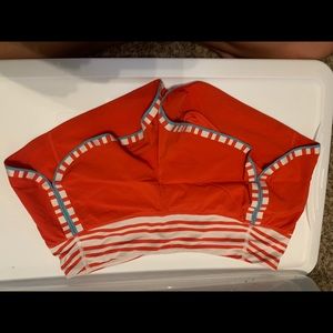 Lululemon size 8 coral short shorts